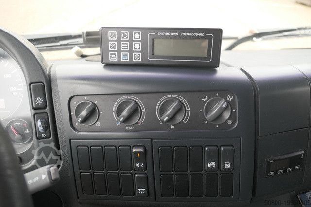 Refrigerated truck MAN 12.210 TGL, Thermo King, Trennwand, LBW, Klima