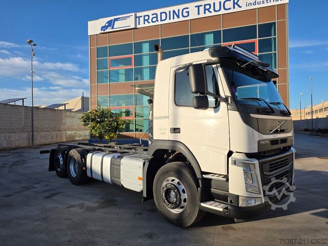 Truck chassis Volvo FM460