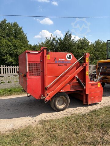 Bohm Wiedenmann Super 300 1.5 m – sweeper-collector for grass and leaves Bohm Wiedenmann Super 300 1.5 m – zamiatarko-zbierarka do trawy i liści Bohm Wiedenmann Super 300 1.5 m – zamiatarko-zbierarka do trawy i liści