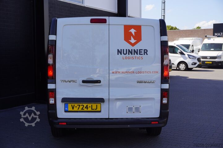 Delivery van Renault Trafic 1.6 dCi L2 - Airco - Navi - Cruise - €3...