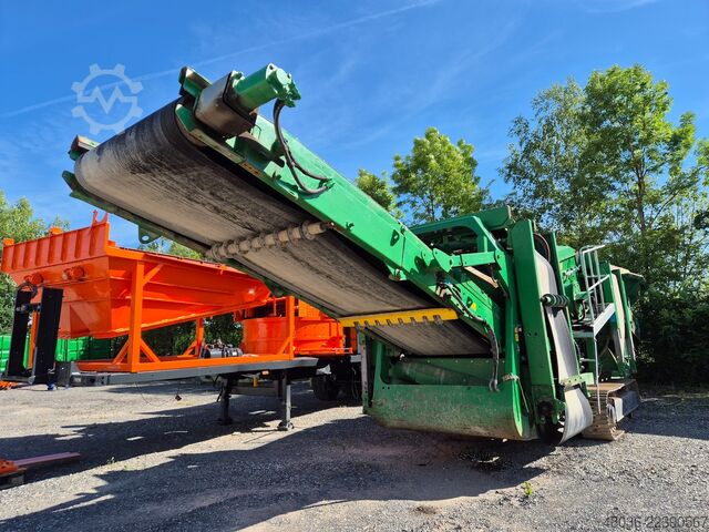 Screening plant McCloskey R-105
