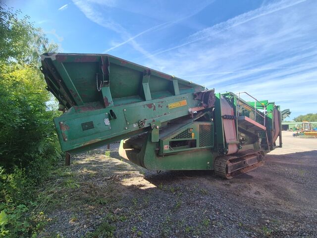 Screening plant McCloskey R-105