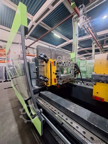 Injection molding machine ENGEL Victory 2460/400