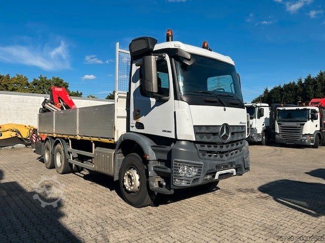 Flatbed truck MERCEDES-BENZ Chassi 13 Ton . Long Chassi Fassi Kran