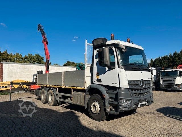 Flatbed truck MERCEDES-BENZ Chassi 13 Ton . Long Chassi Fassi Kran