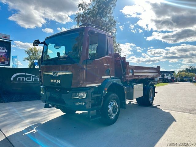 Tipper truck MAN TGM 18.320 4x4 3-Seitenkipper AHK