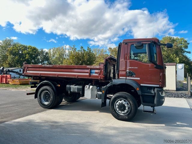 Tipper truck MAN TGM 18.320 4x4 3-Seitenkipper AHK