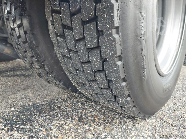 Flatbed truck with tarp MAN TGL 12.250 BL 4x2