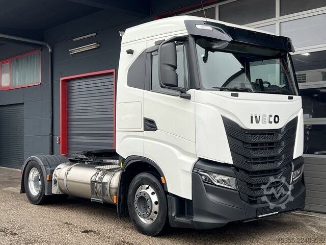 Standard tractor unit IVECO Stralis AS440S46T LNG ACC Intarder BSIS+Kamera