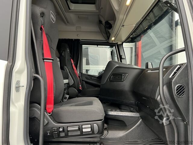Standard tractor unit IVECO Stralis AS440S46T LNG ACC Intarder BSIS+Kamera