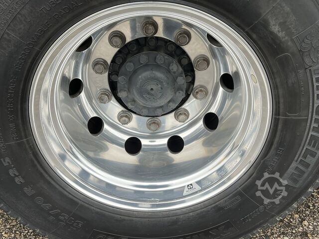 Standard tractor unit IVECO Stralis AS440S46T LNG ACC Intarder BSIS+Kamera
