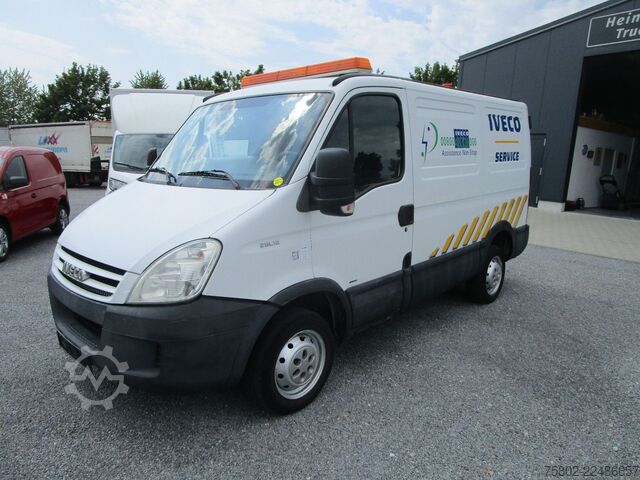 Panel van IVECO Daily 29L12V HPI 2.3 16V *3-Sitzer+AHK+Regale*