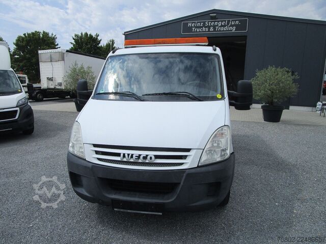 Panel van IVECO Daily 29L12V HPI 2.3 16V *3-Sitzer+AHK+Regale*