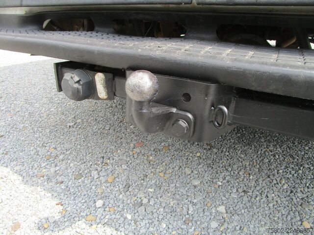 Panel van IVECO Daily 29L12V HPI 2.3 16V *3-Sitzer+AHK+Regale*