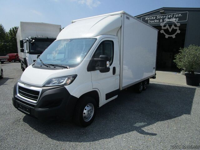 Box van PEUGEOT Boxer  2.0L 130PS*3-Achser+Türen+Rampe hinten*