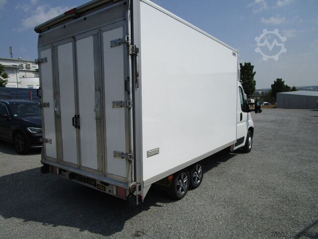 Box van PEUGEOT Boxer  2.0L 130PS*3-Achser+Türen+Rampe hinten*