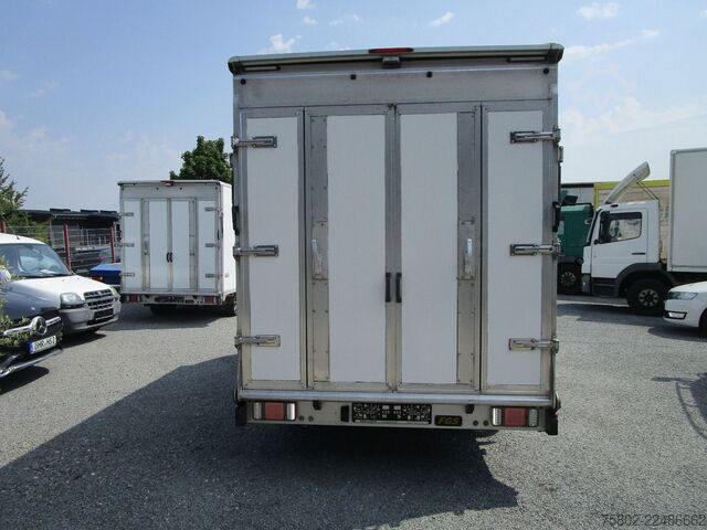 Box van PEUGEOT Boxer  2.0L 130PS*3-Achser+Türen+Rampe hinten*