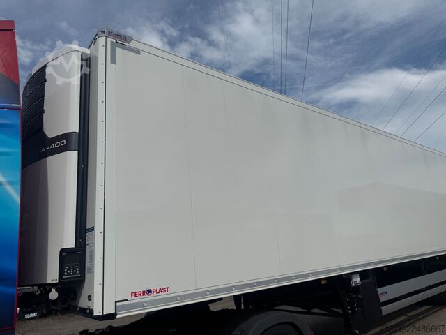 Reefer semitrailer SCHMITZ CARGOBULL SKO 20 City damaged
