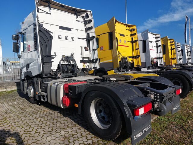 Standard tractor Renault T 480