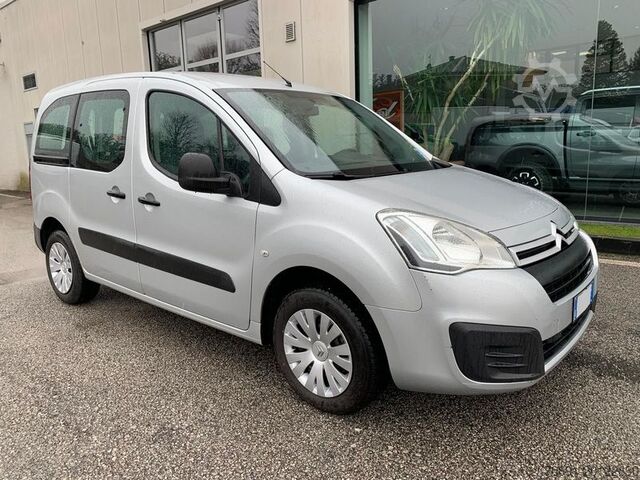 Compact van Citroen Berlingo Combi  - 5 posti  Autocarro -