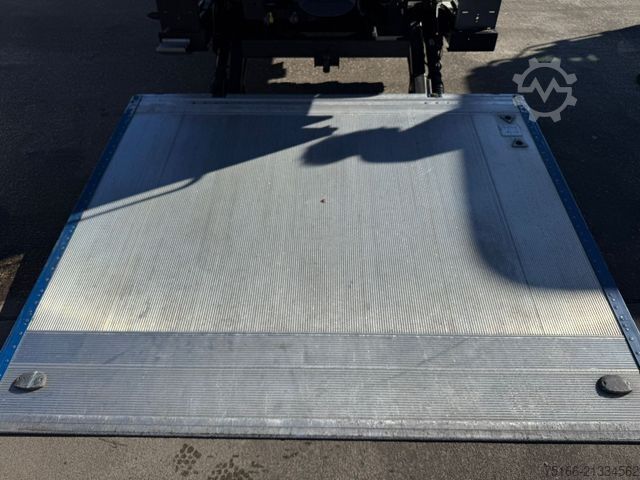 Beverage truck MERCEDES-BENZ ACTROS 2535 L Getränkekoffer 7,55 m LBW 2 T*LENK