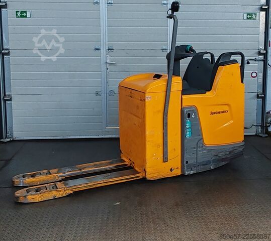Elektrische Niederhubwagen Jungheinrich ERE 225 2t/ batt2022