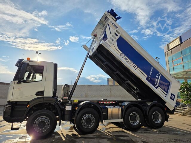 Tipper truck Iveco Trakker