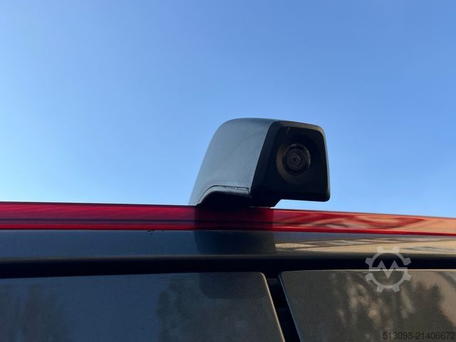 Minibus VOLKSWAGEN CRAFTER 2,0 TDI 9 SITZER KAMERA AHK KLIMA RAMPE