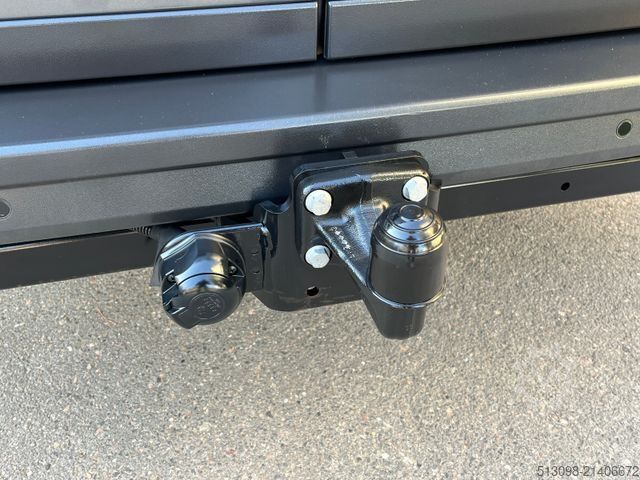 Minibus VOLKSWAGEN CRAFTER 2,0 TDI 9 SITZER KAMERA AHK KLIMA RAMPE