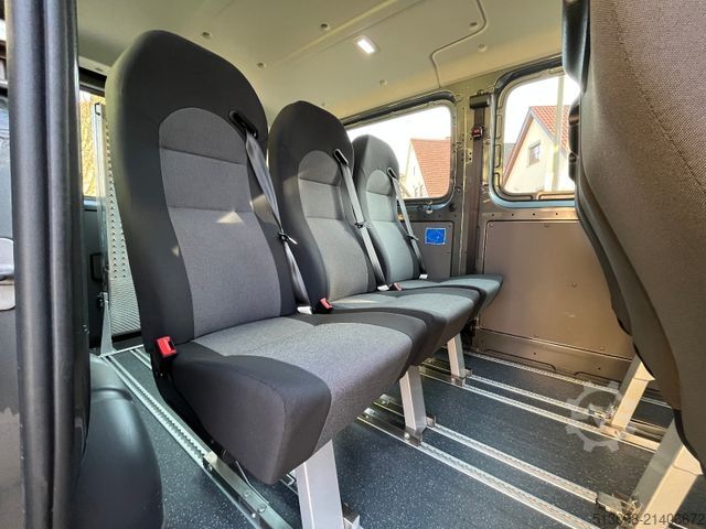 Minibus VOLKSWAGEN CRAFTER 2,0 TDI 9 SITZER KAMERA AHK KLIMA RAMPE