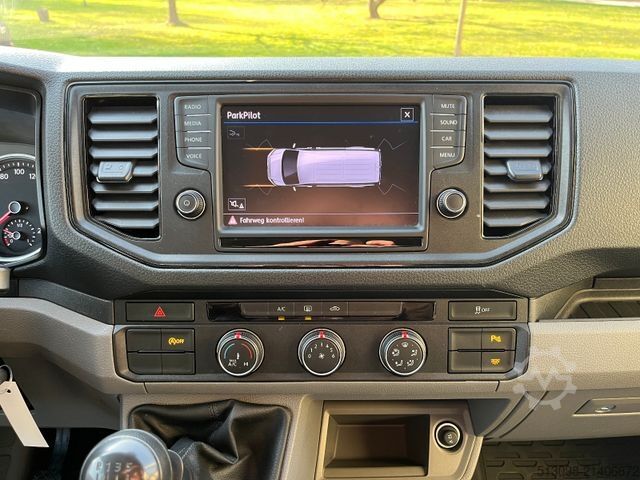 Minibus VOLKSWAGEN CRAFTER 2,0 TDI 9 SITZER KAMERA AHK KLIMA RAMPE