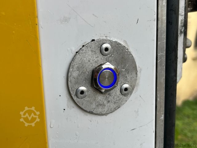 Box van VOLKSWAGEN CRAFTER 2.0TDI XXXL KOFFER RAMPE KAMERA 177 PS