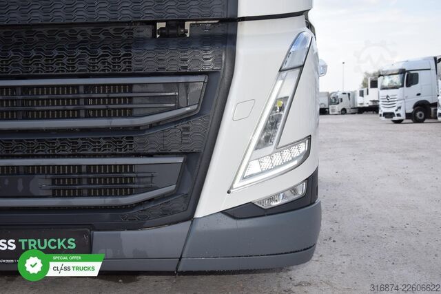 Standard tractor unit VOLVO FH 500 Globetrotter XL Varios