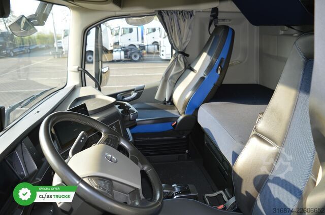 Standard tractor unit VOLVO FH 500 Globetrotter XL Varios