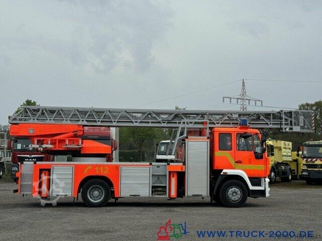 Spezial-LKW MAN 15.285 METZ Feuerwehr Drehleiter 30mRettungskorb