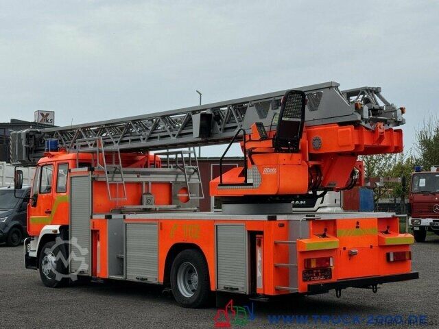 Spezial-LKW MAN 15.285 METZ Feuerwehr Drehleiter 30mRettungskorb