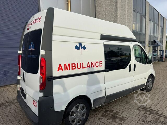 Rettungswagen Renault Trafic **BELGIAN ORIGINE-AIRCO**