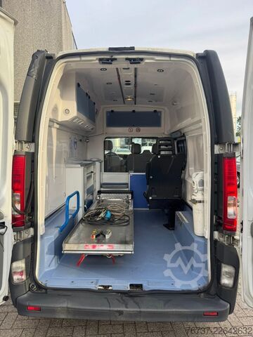 Rettungswagen Renault Trafic **BELGIAN ORIGINE-AIRCO**