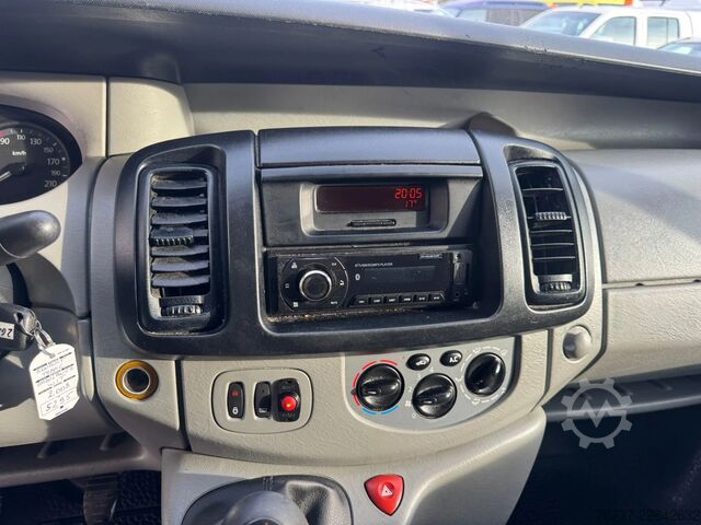 Rettungswagen Renault Trafic **BELGIAN ORIGINE-AIRCO**