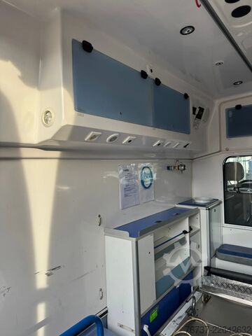 Rettungswagen Renault Trafic **BELGIAN ORIGINE-AIRCO**