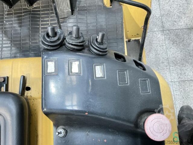 Forklift Caterpillar DP 25