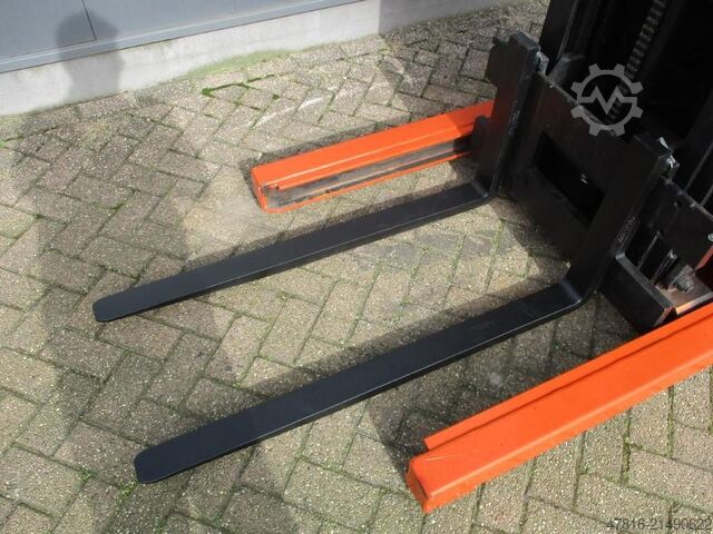 Hochhubwagen TOYOTA RWE120