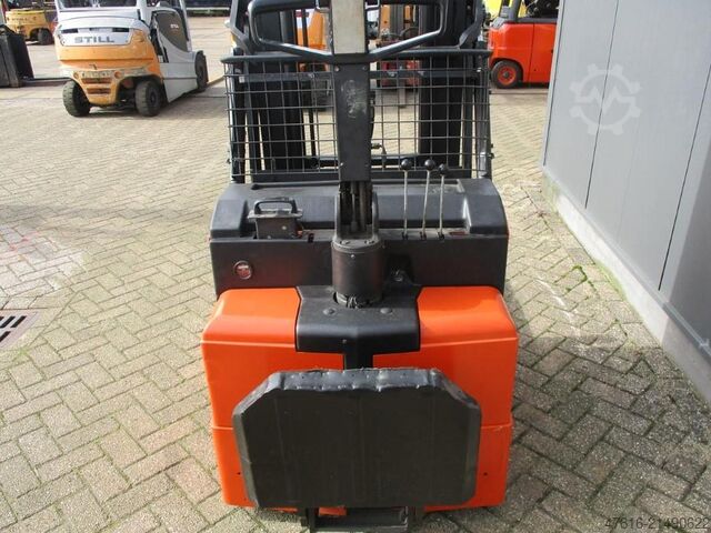 Hochhubwagen TOYOTA RWE120