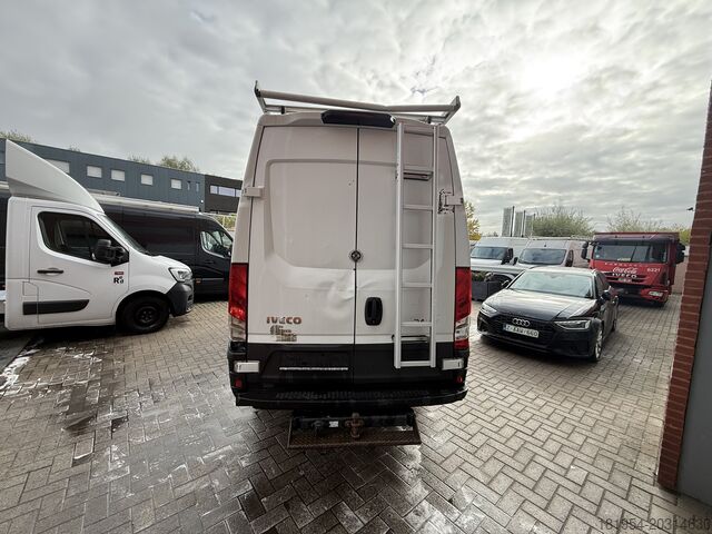 Van with high roof Iveco daily 40C15 L2H2 Airco