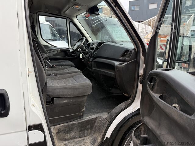 Van with high roof Iveco daily 40C15 L2H2 Airco