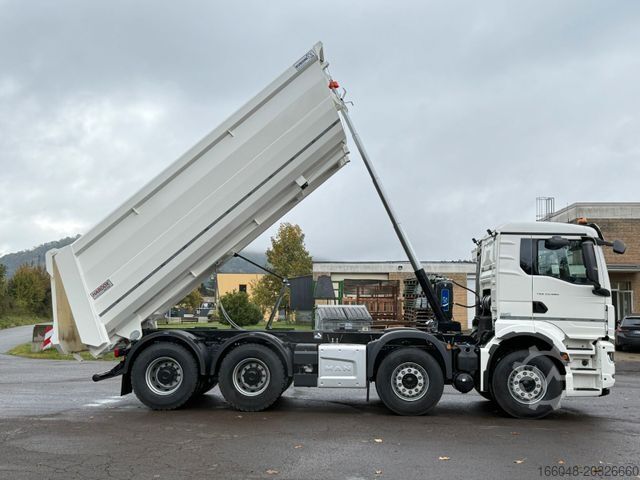 Tipper truck MAN TGS 35.480 BB 8X4 Mulden Kipper 5X Vorhanden
