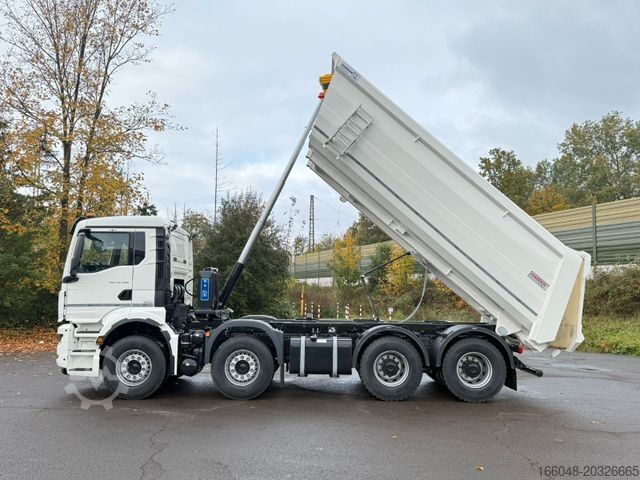 Tipper truck MAN TGS 35.480 BB 8X4 Mulden Kipper 5X Vorhanden