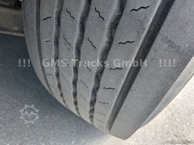 Flatbed truck MAN TGX 26.440 / 18m HMF 2120 Kran / 100% Service