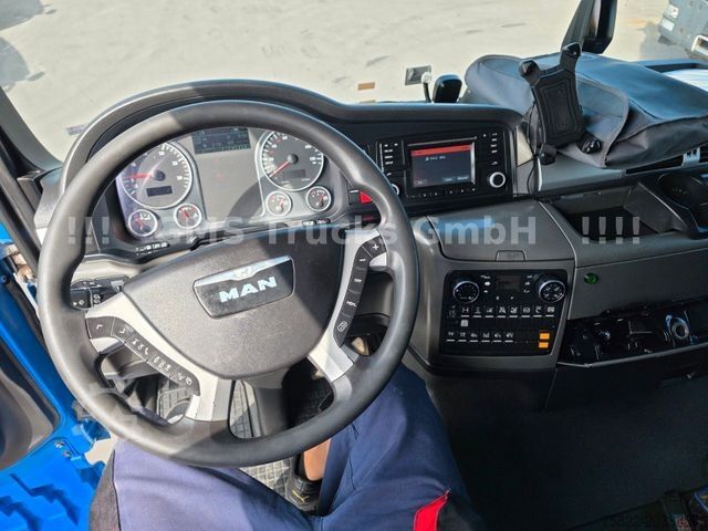 Flatbed truck MAN TGX 26.440 / 18m HMF 2120 Kran / 100% Service