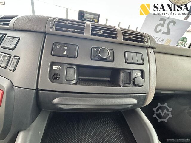 Roll-off tipper DAF CF 450 Abrollkipper HYVA 30-67-S 30T/Lenkachse